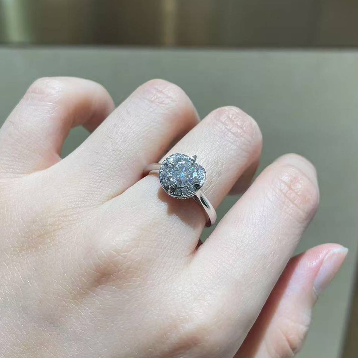 单头女戒S925银镀白金女戒定制选款主石莫桑钻1.0ct/副石高碳钻